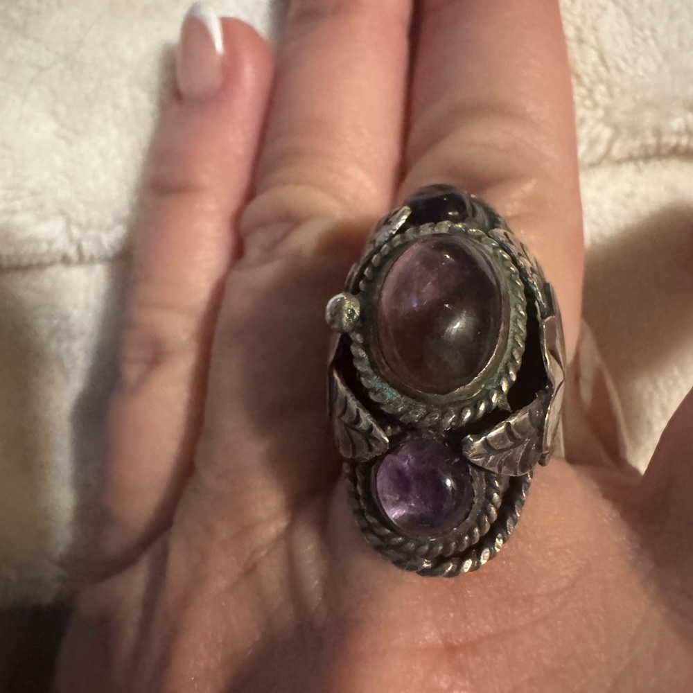 Signed Sterling Silver Ring With Three Amethyst S… - image 5